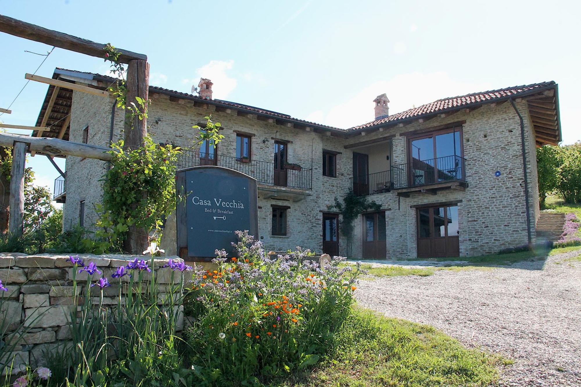 Casa Vecchia Bed&Breakfast Bossolasco Kültér fotó