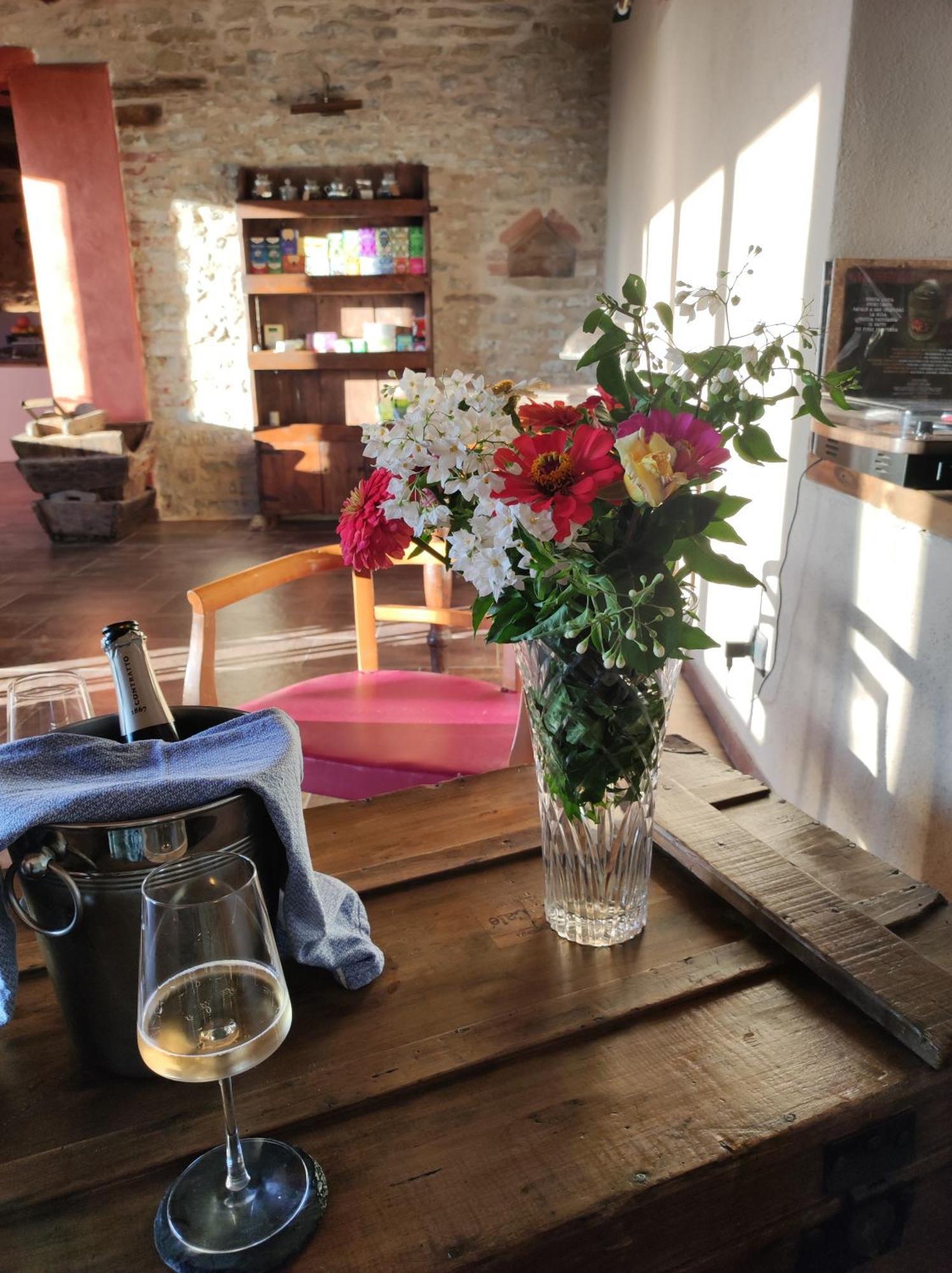 Casa Vecchia Bed&Breakfast Bossolasco Kültér fotó